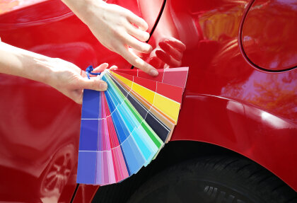 Jak sprawdzić fabryczny kolor lakieru samochodu